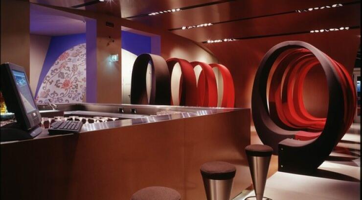 Κάνε follow στο Pinterest της Cappellini