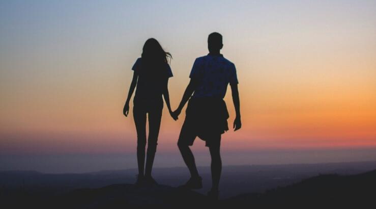 4 λάθη που κάνουν τα ζευγάρια όταν συζητούν για τα οικονομικά τους