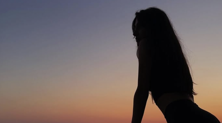 Η πολυσυζητημένη Κύπρια τραγουδίστρια αποκάλυψε πως έχει κόρη 4,5 ετών
