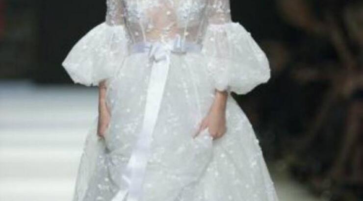 Απίστευτο κι όμως αληθινό! Η Υβόννη Μπόσνιακ σχεδίασε 12 νυφικά για τον γάμο της! [βίντεο]