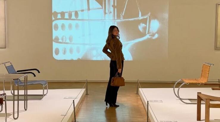 Αμαλία Κωστοπούλου: Τι περιλαμβάνει το νεσεσέρ και η Hermès τσάντα της