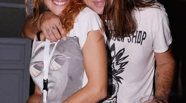 Η Φωτεινή Ψυχίδου πλάκωσε στο ξύλο θαυμάστρια του Δημήτρη Κοργιαλά!