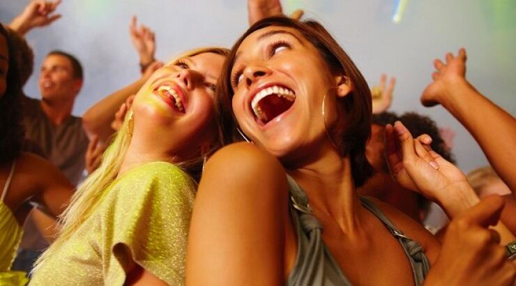 Τι προσέχουν οι γυναίκες στο νέο σύντροφο της φίλης τους;