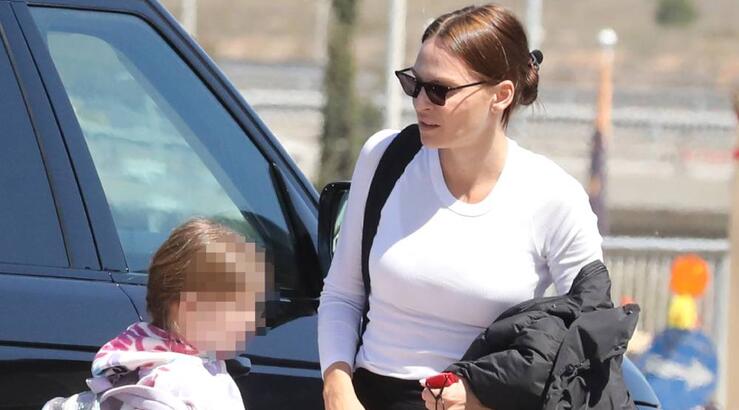 Υβόννη Μπόσνιακ: Για σχολικά ψώνια με την κόρη της λίγο πριν την πέμπτη δημοτικού 