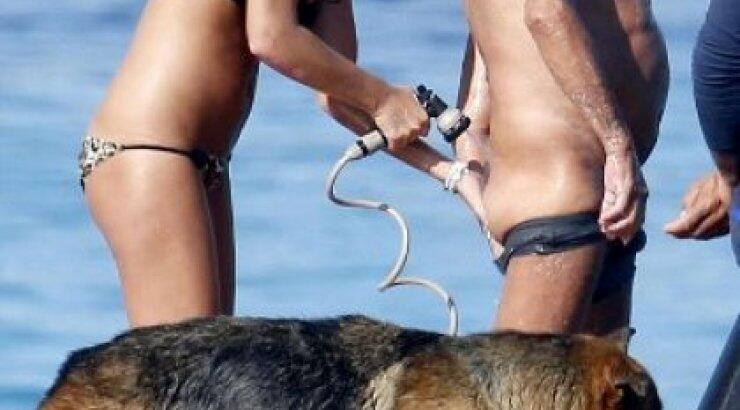 Οι «σκληρές» φωτογραφίες του Cavalli από τις διακοπές του!