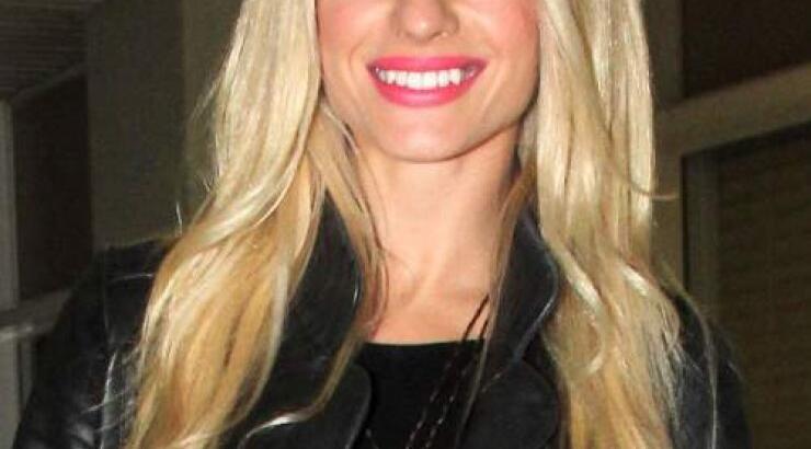 Ευαγγελία Αραβανή:"Από γινάτι στην Σάσα Σταμάτη είμαι με τον Ηλία Βρεττό" [βίντεο