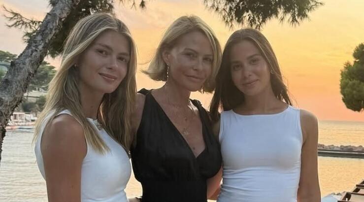 Τζένη Μπαλατσινού: Όσα ανέφερε για τον γάμο της κόρης της, Αμαλίας Κωστοπούλου [βίντεο]