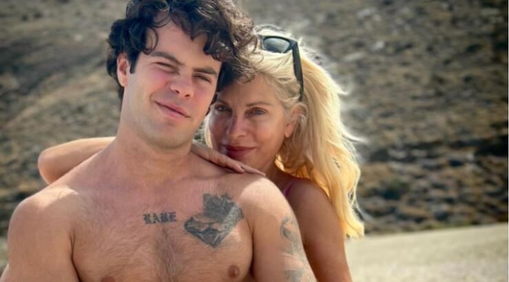 Ελένη Μενεγάκη: Οι καλοκαιρινές πόζες στο φακό του γιου της, Άγγελου [εικόνες]