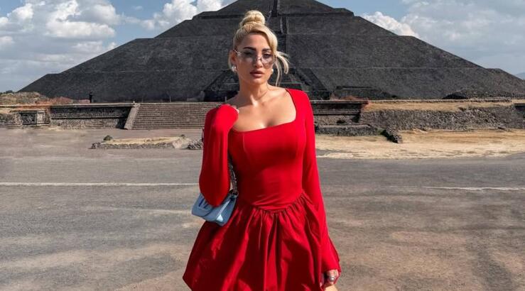 Ιωάννα Τούνη: «Αντί να ζούμε πραγματικά τη ζωή μας, συχνά ονειρευόμαστε τη ζωή κάποιου άλλου» [εικόνα]