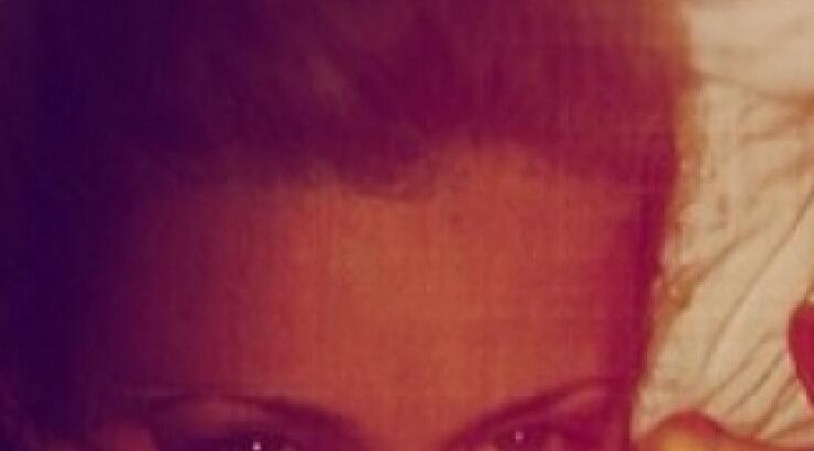 Mε ποιους παίζει κάτω από τα σεντόνια η Ζέτα Μακρυπούλια;