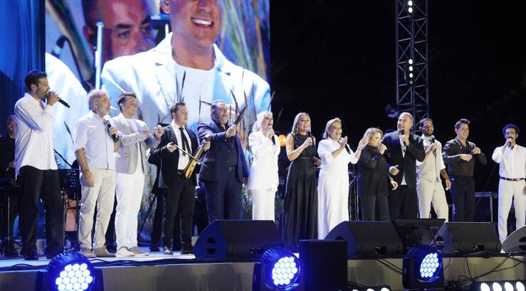 Η μεγαλειώδης συναυλία – αφιέρωμα στον Καζαντζίδη στο Καλλιμάρμαρο με 30.000 θεατές