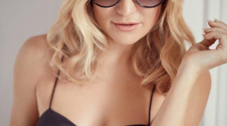 Kate Hudson: Φοράει Jimmy Choo και πρωταγωνιστεί στην νέα καμπάνια του οίκου 