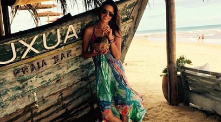 Πώς θα μετατρέψεις εύκολα το παρεό σου σε φόρεμα (και ό,τι άλλο φανταστείς)