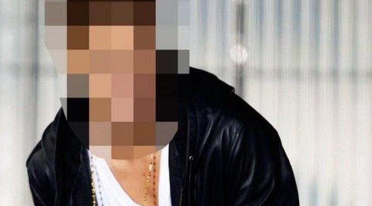 Εσπευσμένα στο νοσοκομείο πασίγνωστός τραγουδιστής! Τι έπαθε και μπήκε στο χειρουργείο