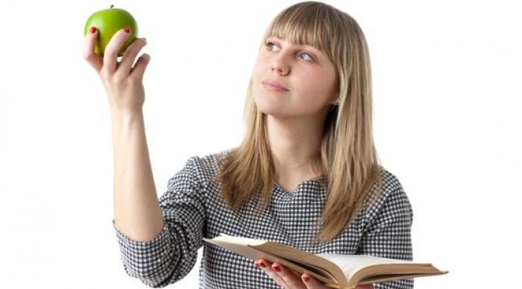 3 βραδινές συνήθειες που διευκολύνουν το αδυνάτισμα  