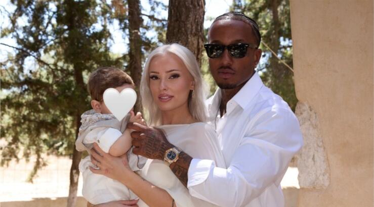Light - Άννα Θεοδωρίδη: Το επίσημο φωτογραφικό άλμπουμ της βάφτισης του γιου τους [εικόνες]