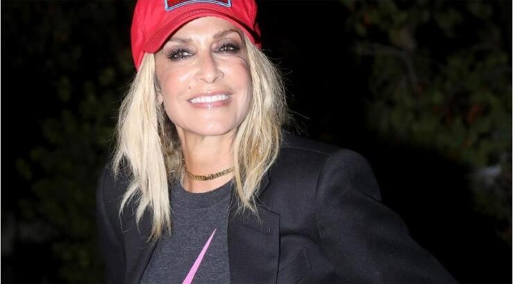 Ακομπλεξάριστη η Άννα Βίσση: Τα παιχνίδια της σε εμπορικό κέντρο [βίντεο]