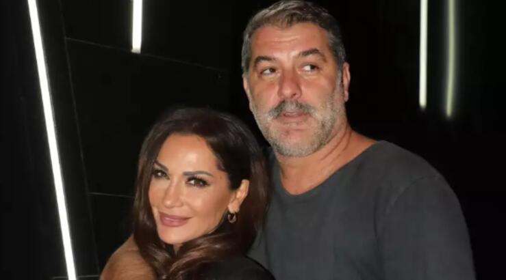 Βανδή - Μπισμπίκης: Τα παθιασμένα τους φιλιά ανάμεσα στους θαμώνες νυχτερινού σχήματος [εικόνες]