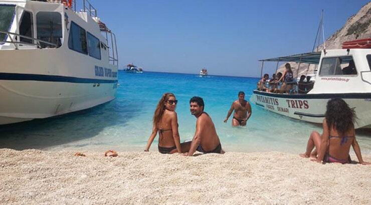 Κατερίνα Κωνσταντίνου: Οι διακοπές με τον αγαπημένο της στην Ζάκυνθο