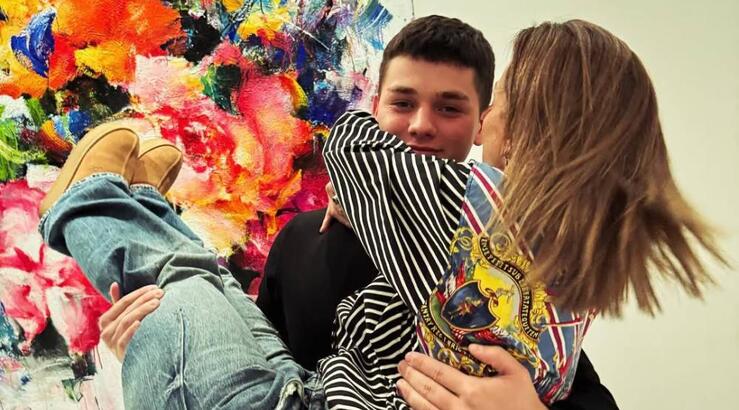 Γιώτα Παπαδοπούλου: Μας δείχνει τον γιο της να κάνει μαθήματα σκοποβολής [βίντεο]