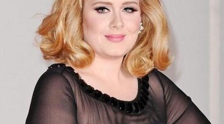 Adele - Burberry: κάτι ετοιμάζουν;