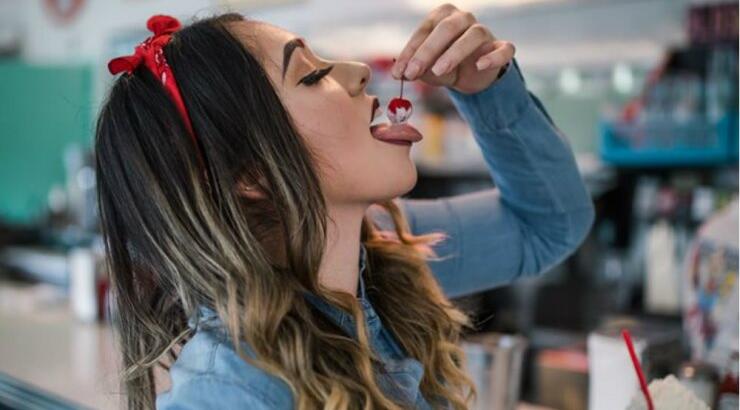 8 αποτελεσματικά tips για να μειώσεις την όρεξή σου