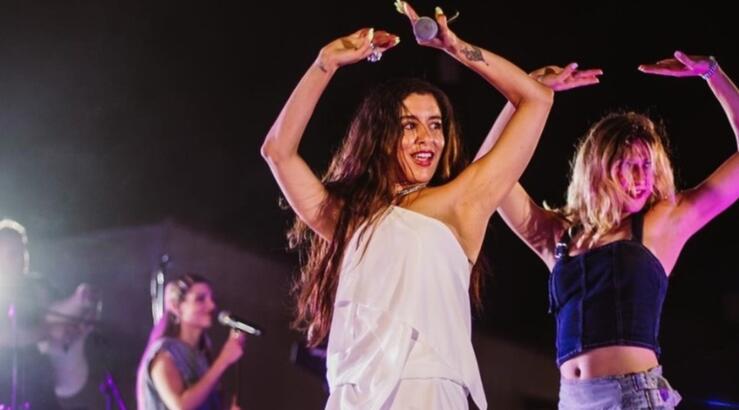 Μαρίνα Σάττι: Ζήτησε να επιτραπεί η είσοδος σε παιδιά που δεν είχαν εισιτήριο για τη συναυλία της