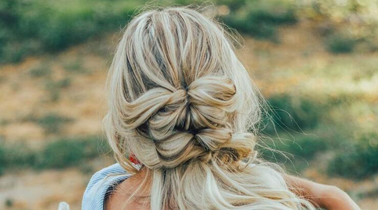 Τα 4 πιο δροσερά hairstyles για τις ζεστές μέρες του καλοκαιριού