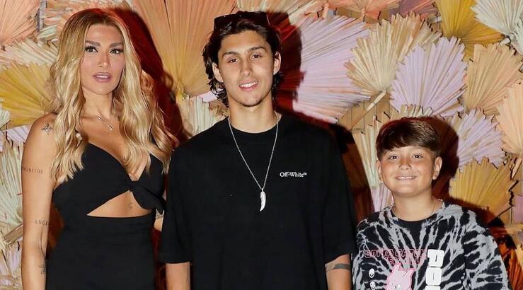 Αγγελική Ηλιάδη: Ο γιος της Μπάμπης έγινε 19 ετών – Το πάρτι γενεθλίων [εικόνες] 