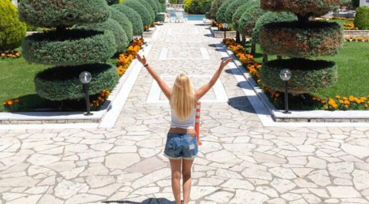 Χωρισμός βόμβα: Παρουσιάστρια που παρακολουθούμε μέσα από τη συχνότητα του ΣΙΓΜΑ χώρισε από τον επώνυμο σύντροφό της