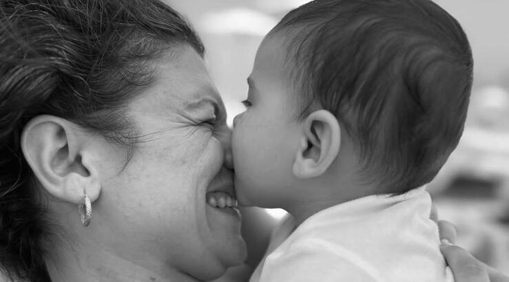 Νίκη Δραγούμη: Αχώριστη με τον ενός έτους γιο της Άρη [εικόνα]