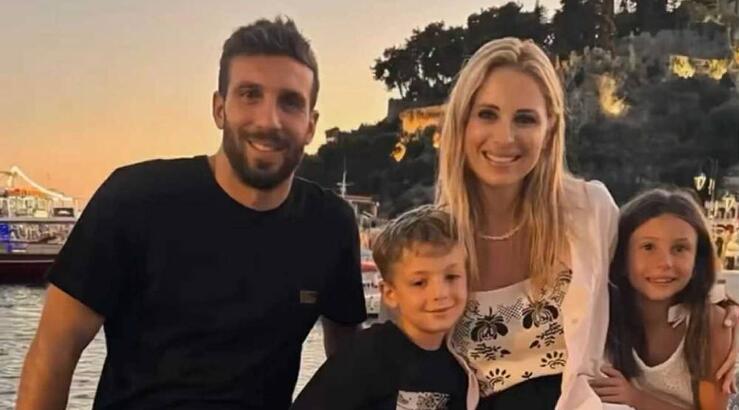 Αριστοτέλους – Εφραίμ: Τα υπέροχα στιγμιότυπα τους από τις διακοπές με τα παιδιά τους [βίντεο]