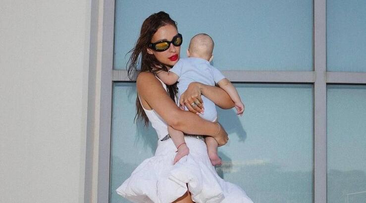 Ελένη Φουρέιρα: «Η μητρότητα έχει ολοκληρώσει κάτι πολύ σημαντικό μέσα μου»