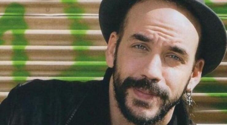 Πάνος Μουζουράκης: "Η σχέση μου είναι στημένη και είμαι gay" [video]