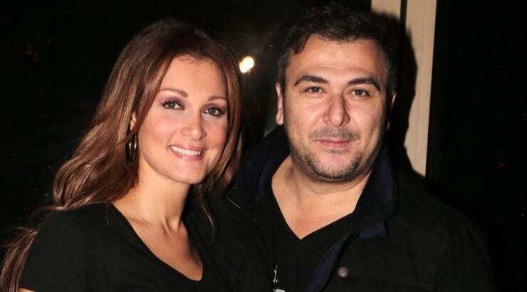 Γνωστός τραγουδιστής "αδειάζει" Ρέμο - Θεοδωρίδου