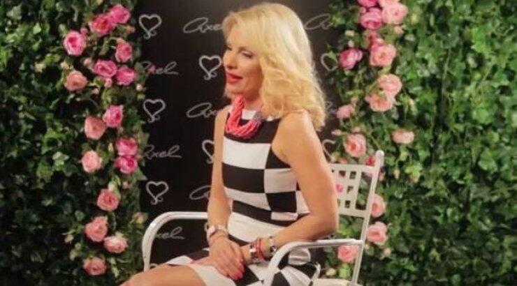  H Ελένη Μενεγάκη μιλά ανοιχτά για τις δυο οικογένειές της