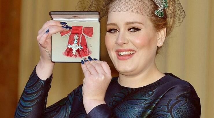 Η  Adele πήρε 30 εκ. λίρες χωρίς να κάνει τίποτα