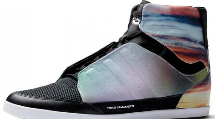 Η Adidas ‘ξαναχτυπά’