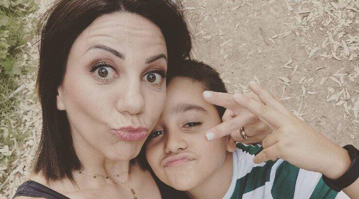 Κατερίνα Αγαπητού: Η selfie με τον 11χρονο γιο της στις διακοπές τους στο Άργος! [εικόνα]