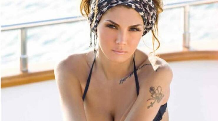 Αγγελική Ηλιάδη: Δείτε τους απίστευτους κοιλιακούς της ενάμιση μήνα μετά τη γέννηση του γιου της