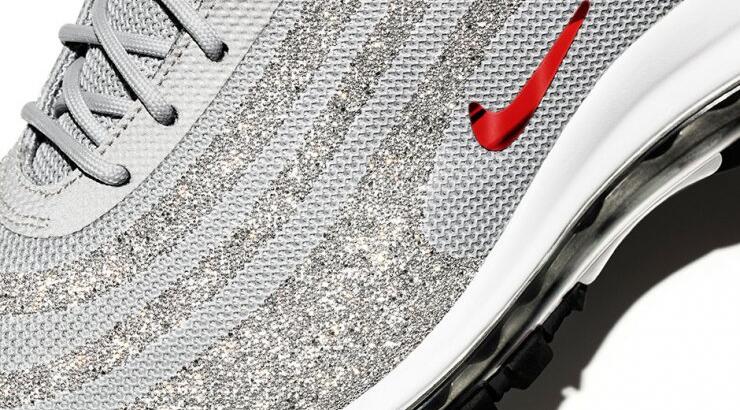 55,000 κρύσταλλα Swarovski στολίζουν το νέο Nike Air Max 97