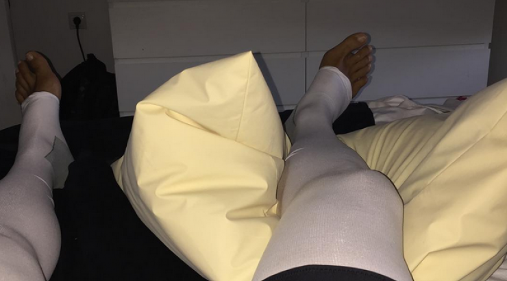 Έλληνας ηθοποιός στο κρεβάτι μετά από επέμβαση!