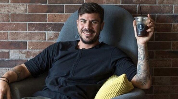 Άκης Πετρετζίκης: Για πρώτη φορά φωτογραφίζει την εγκυμονούσα σύντροφό του [εικόνα]