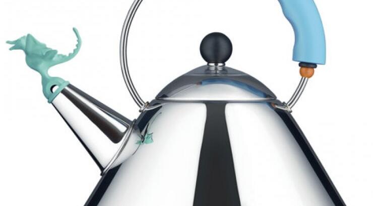 Η τσαγιέρα 9093 γιορτάζει!