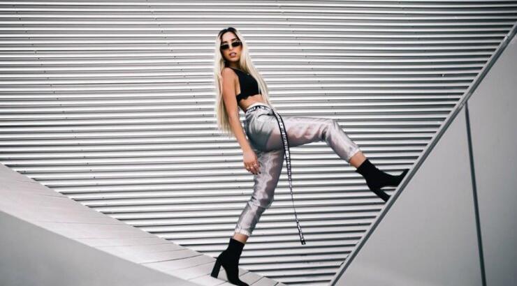 Μάθαμε την άσκηση που κάνει η Ανδρεάνα Φραγκούδη για υπέροχους κοιλιακούς! [βίντεο]