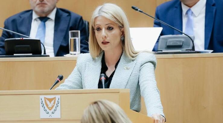 Αννίτα Δημητρίου: Φόρεσε την τάση που θα δούμε πολύ τη φετινή άνοιξη 