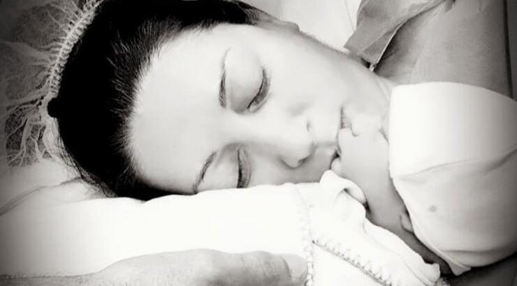 Αννίτα Κωνσταντίνου: Η στοργική υποδοχή των γιων της στον νεογέννητο αδερφό τους! [βίντεο]