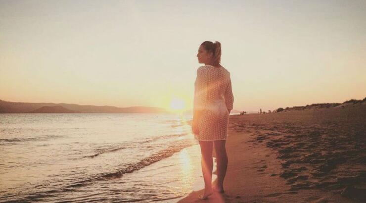 Γνωστή Ελληνίδα ηθοποιός συγκλονίζει για την ομηρία της: "Mε έπιασαν και μου έβαλαν το πιστόλι στον κρόταφο" [βίντεο]