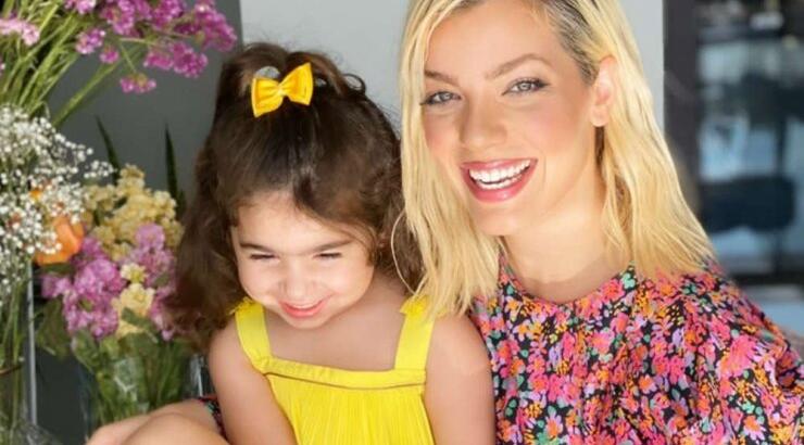 Άντρη Καραντώνη: Έκανε την ίδια εμφάνιση με την κόρη της και μας εντυπωσίασε [εικόνα]