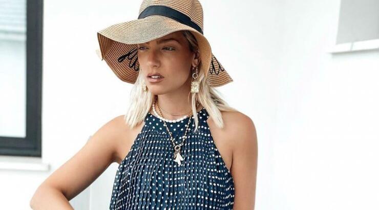 Άντρη Καραντώνη: Φόρεσε hot μπικίνι και μας έδειξε το σώμα της χωρίς κανένα απολύτως ρετούς!